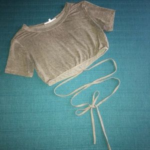 Tiki Girl étophe crop top with attached waist ties